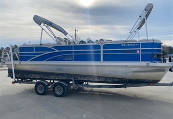 2016 Suncatcher X322 RC Boat